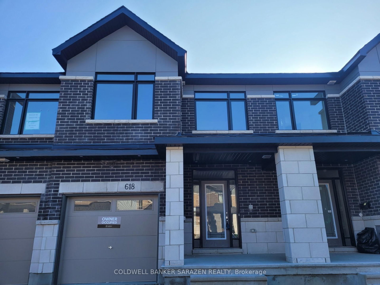 Front view of 618 Rathburn Lane, Ottawa
