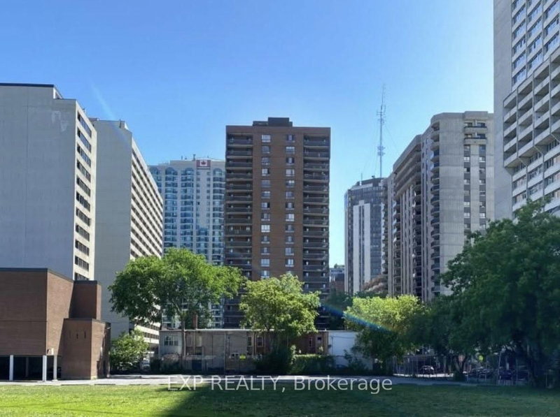 1708 - 475 Laurier Avenue W