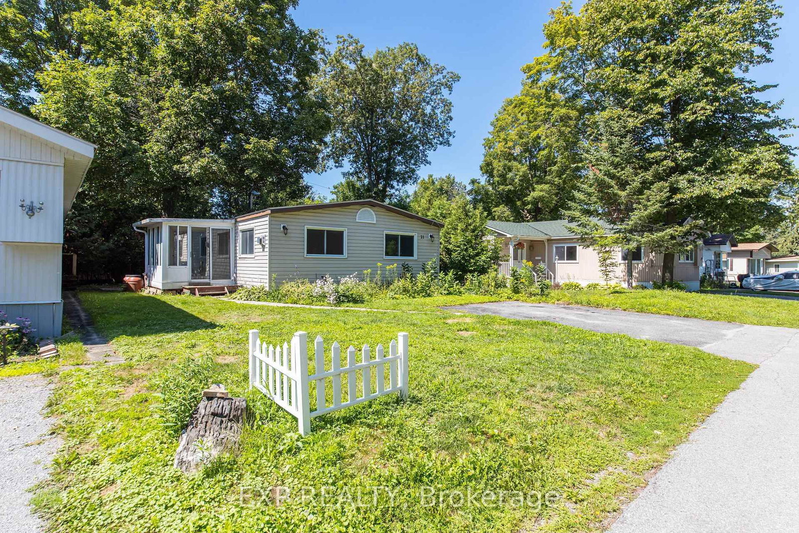 21 Maplewood Avenue • Carleton Place, ON photo 1