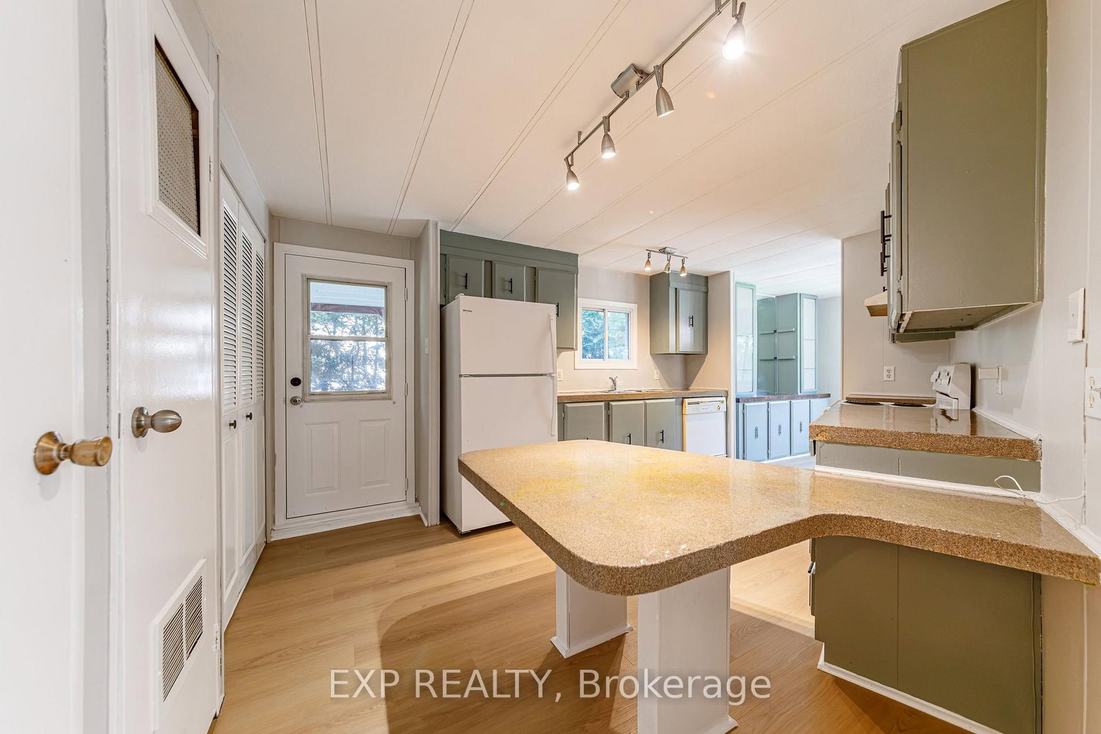 21 Maplewood Avenue • Carleton Place, ON photo 22