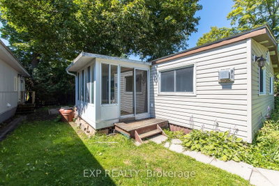21 Maplewood Avenue • Carleton Place, ON photo 3