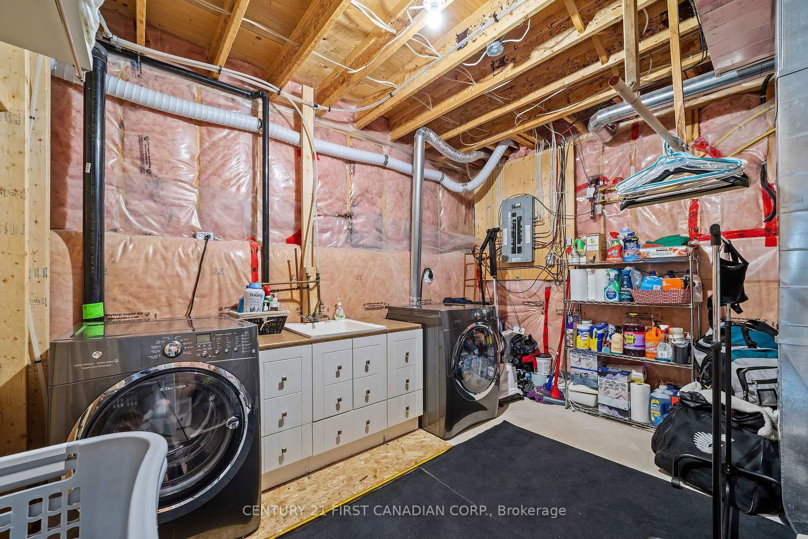 102 Watson Street • Lucan Biddulph, ON photo 32