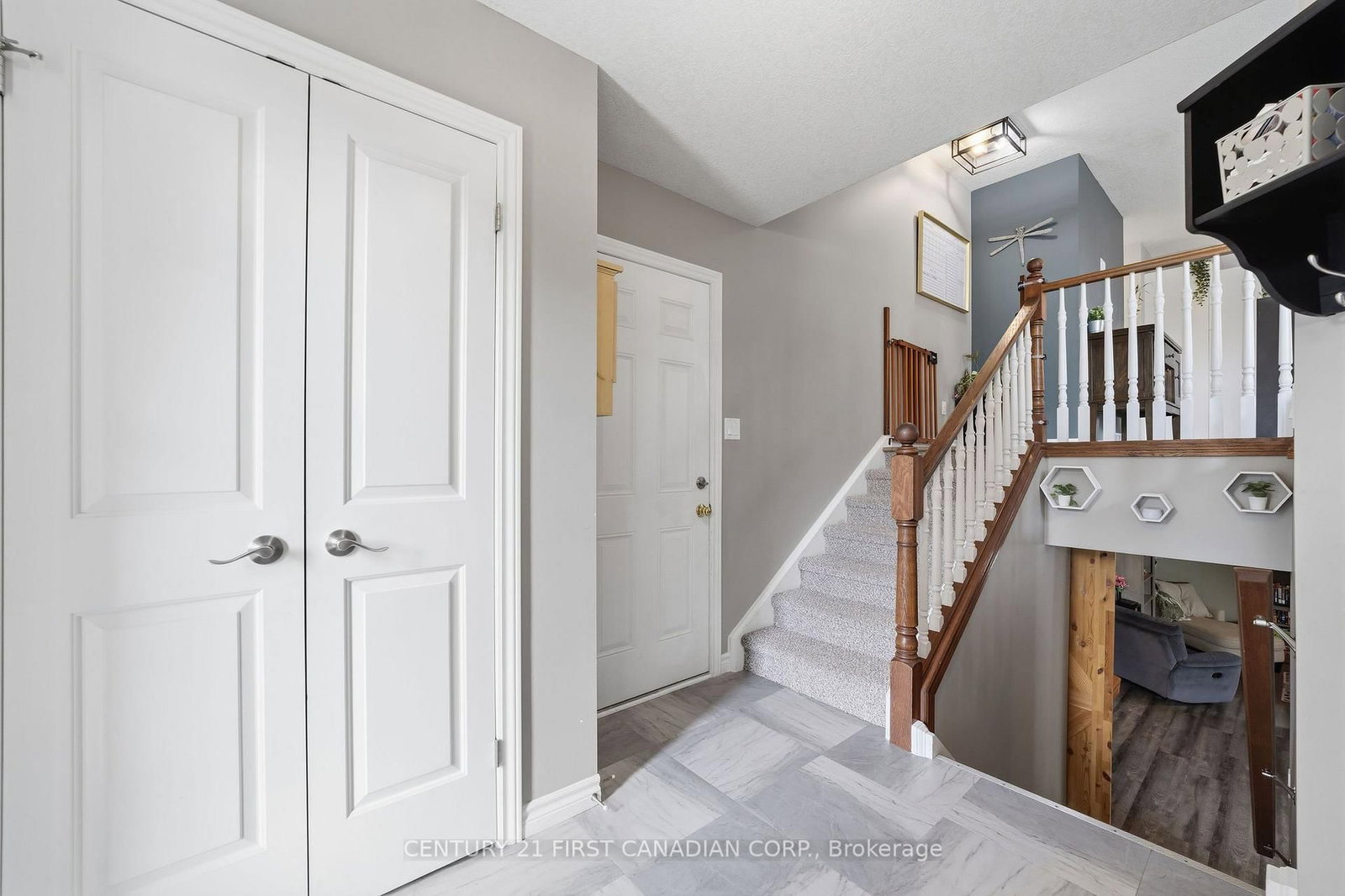 102 Watson Street • Lucan Biddulph, ON photo 8