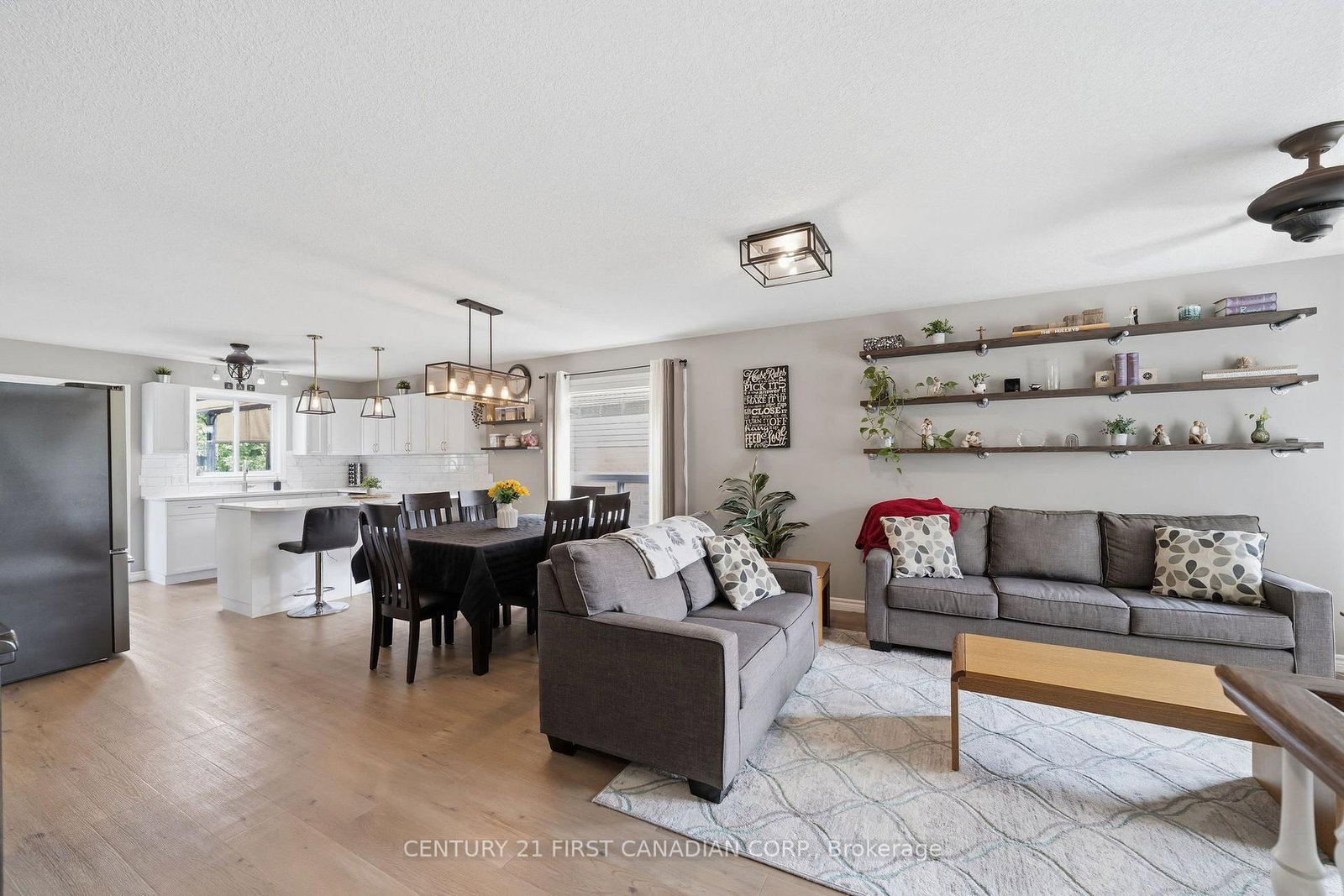 102 Watson Street • Lucan Biddulph, ON photo 9