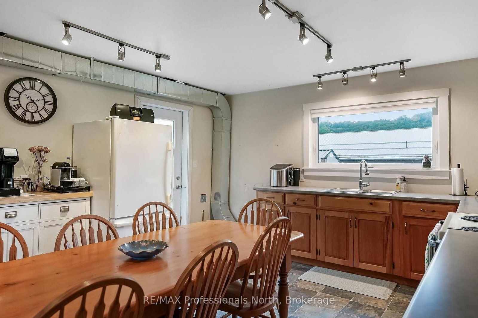 33 Maple Avenue • Dysart et al, ON photo 13