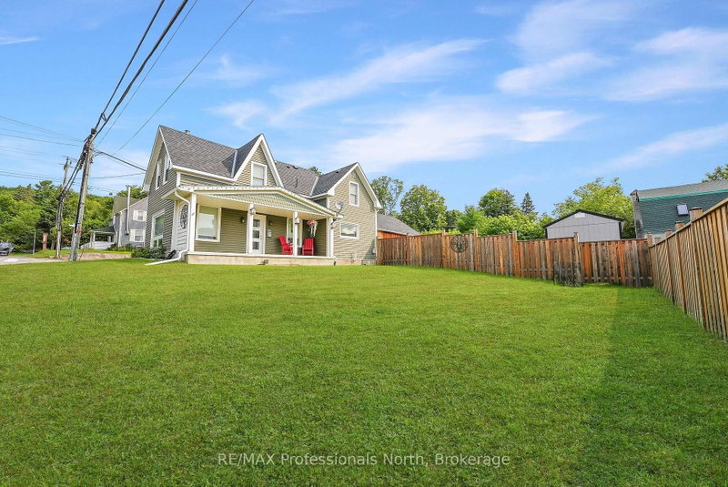 33 Maple Avenue