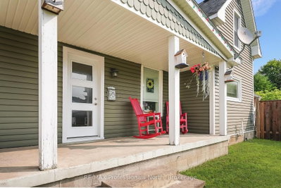 33 Maple Avenue • Dysart et al, ON photo 5