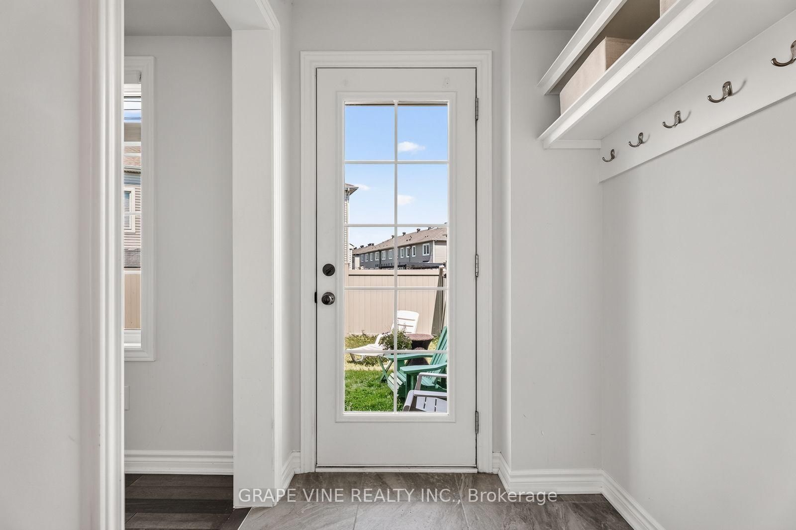 210 CLINTONIA Street • Ottawa, ON photo 13