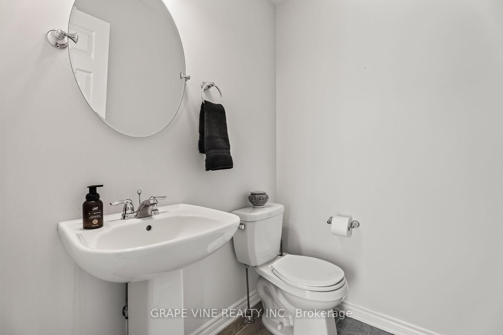 210 CLINTONIA Street • Ottawa, ON photo 14