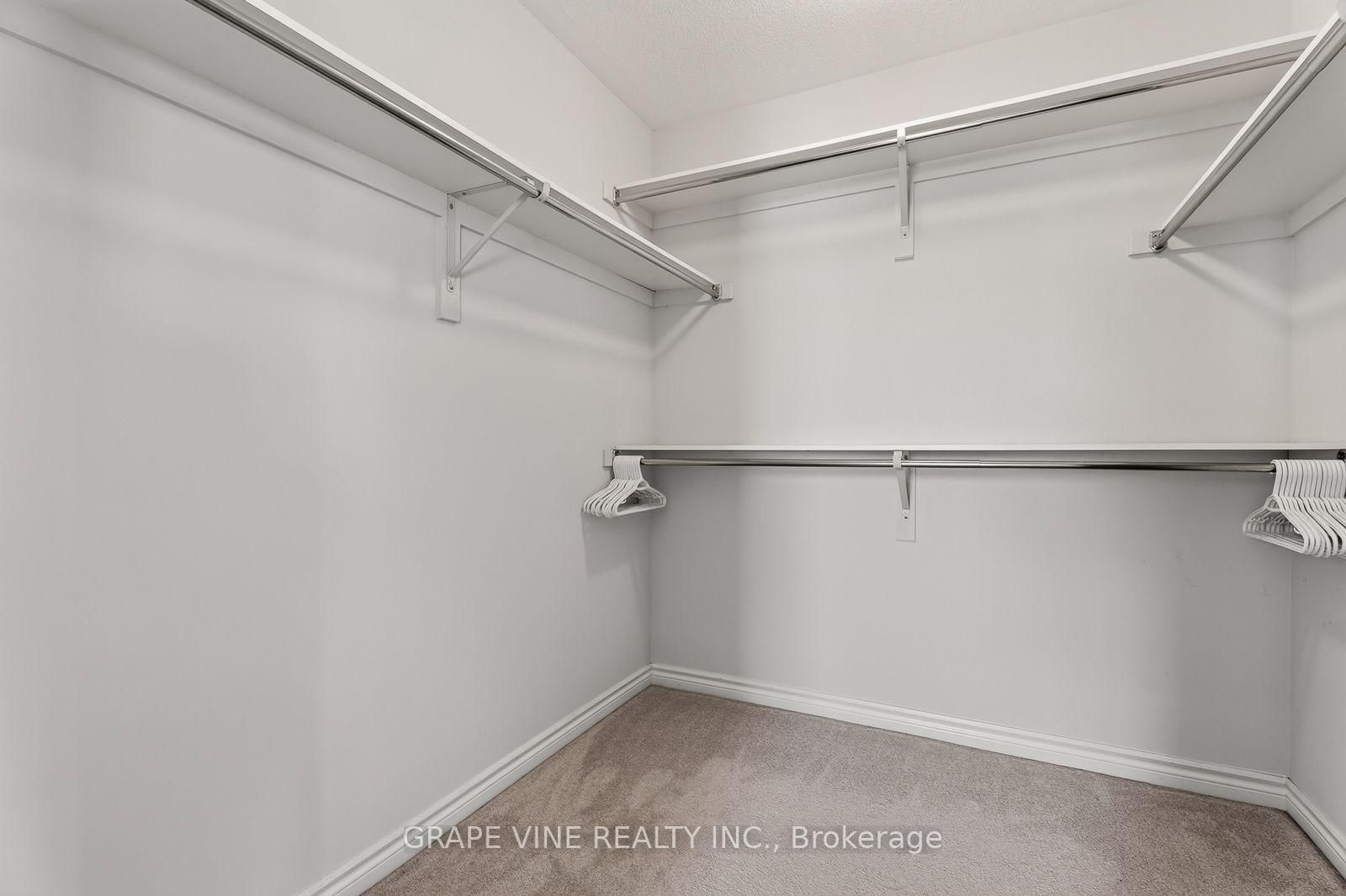 210 CLINTONIA Street • Ottawa, ON photo 18