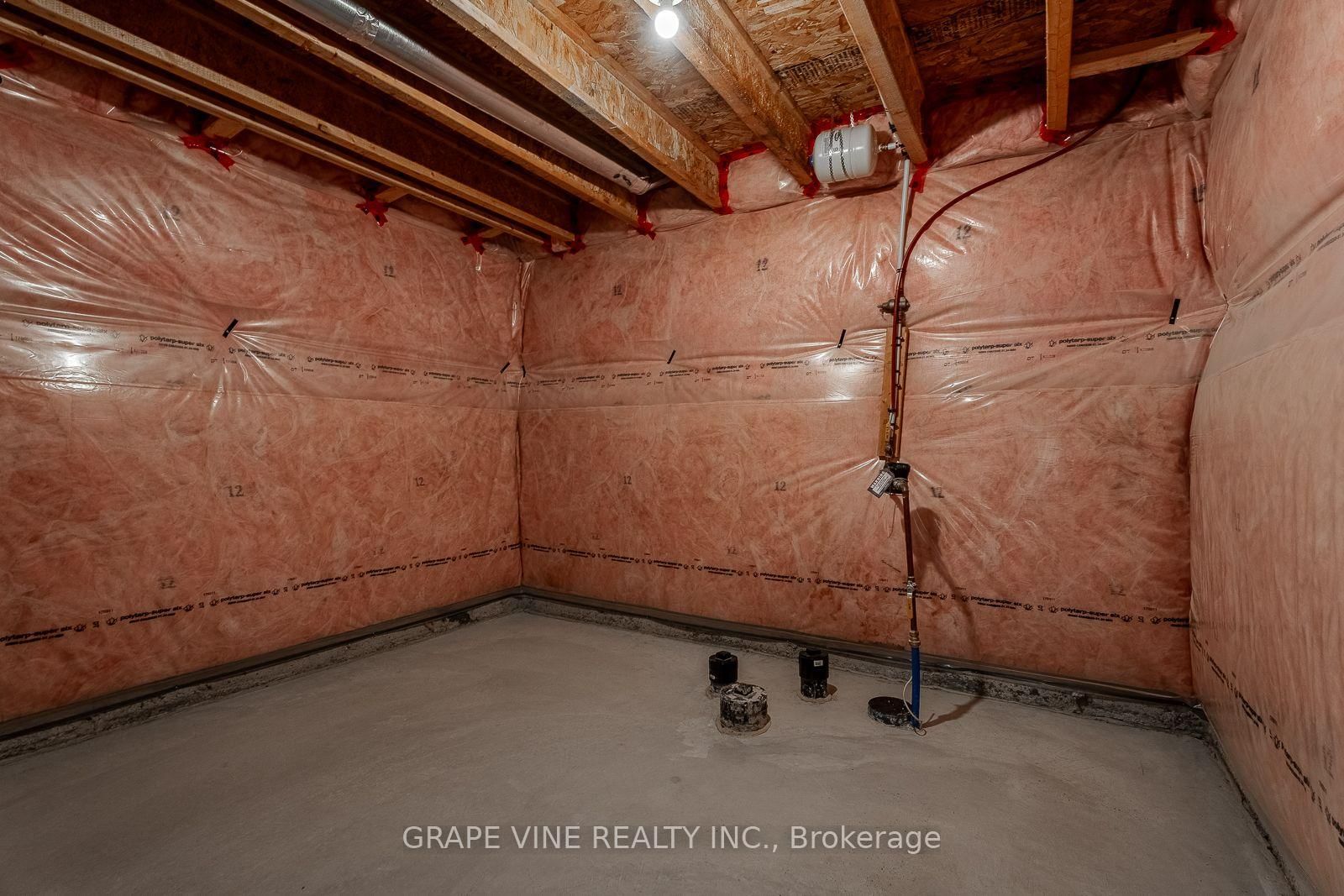 210 CLINTONIA Street • Ottawa, ON photo 25