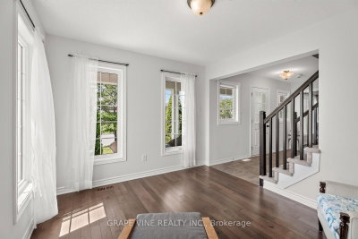 210 CLINTONIA Street • Ottawa, ON photo 6
