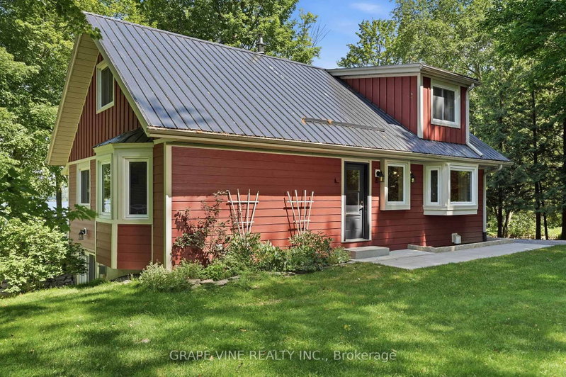 68 Goodman Crescent, Prince Edward County