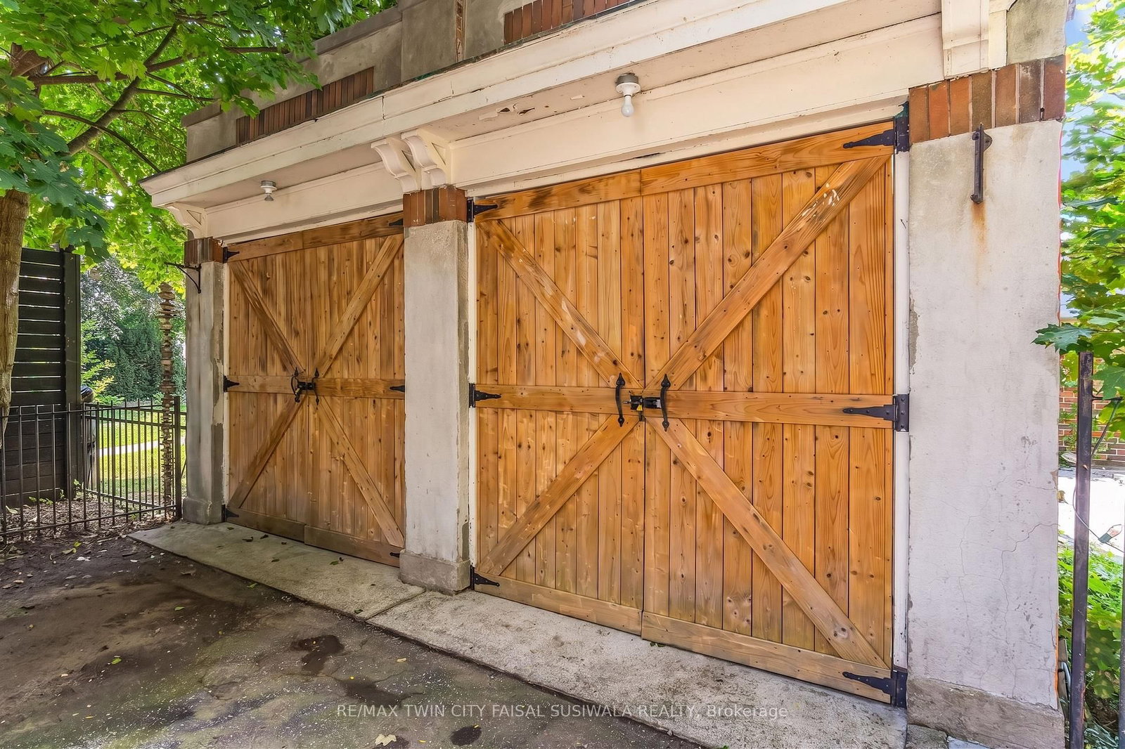 122 Dufferin Avenue • Brantford, ON photo 11