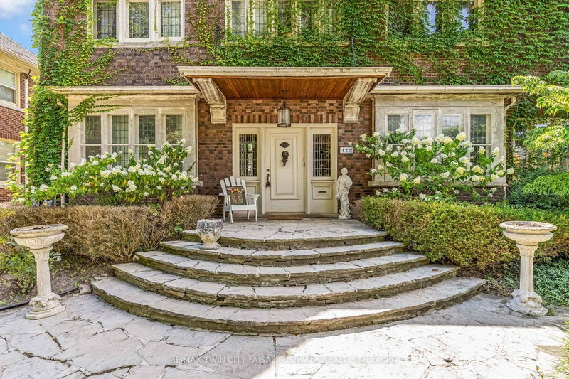 122 Dufferin Avenue
