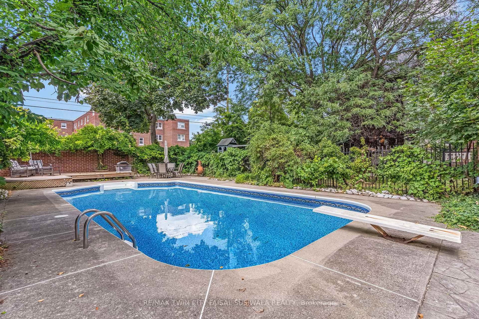 122 Dufferin Avenue • Brantford, ON photo 8