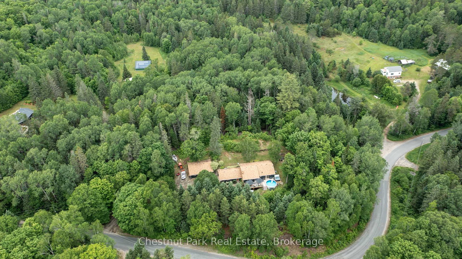 802 Williamsport Road • Huntsville, ON photo 5