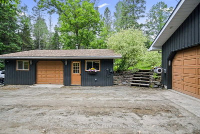 802 Williamsport Road • Huntsville, ON photo 8