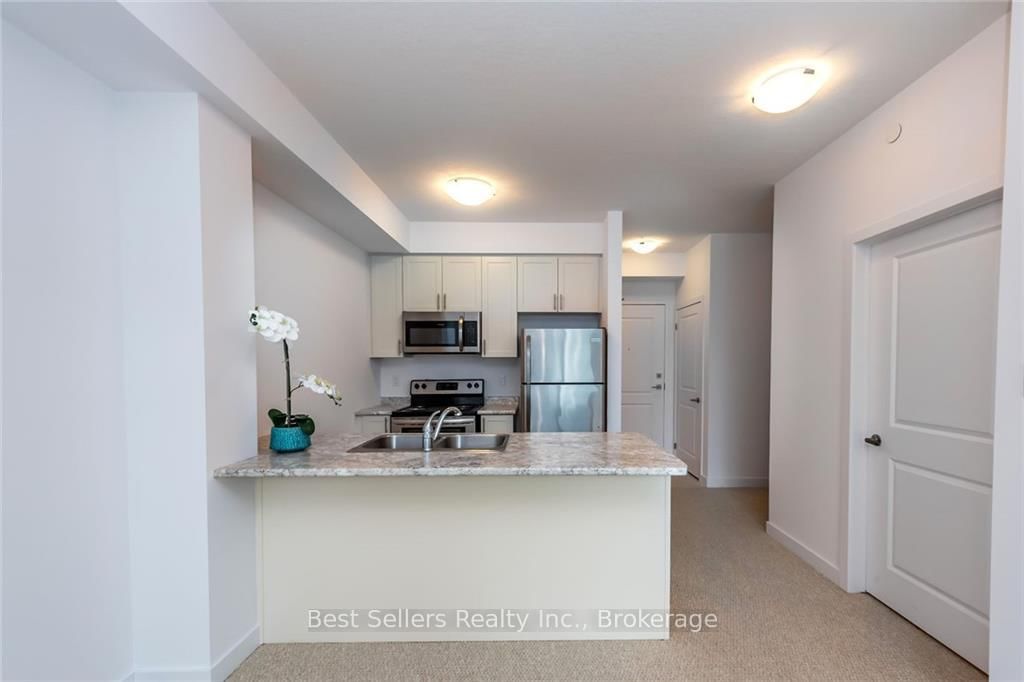 125 Shoreview Place • #208 • Hamilton, ON photo 6