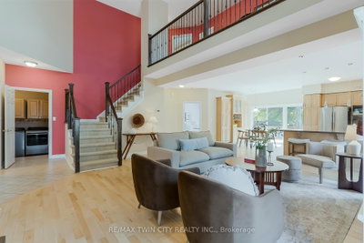 227 Chestnut Hill Crescent • Kitchener, ON photo 9