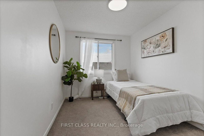 724 Angler Way photo 4