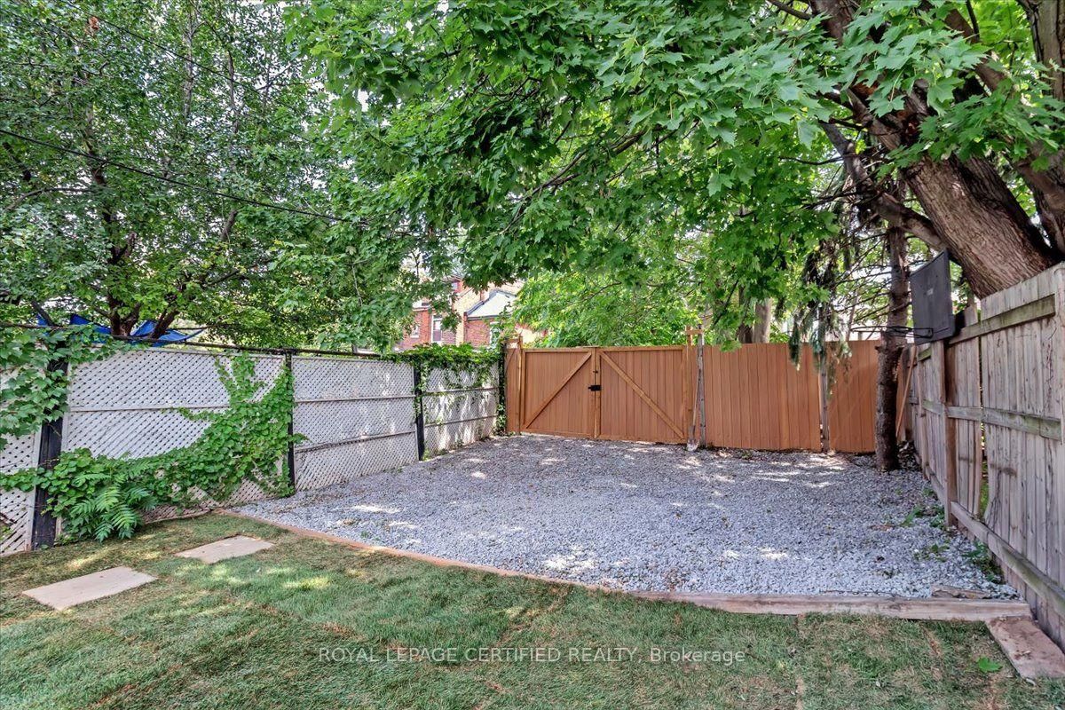 176 Emerald Street N • Hamilton, ON photo 35