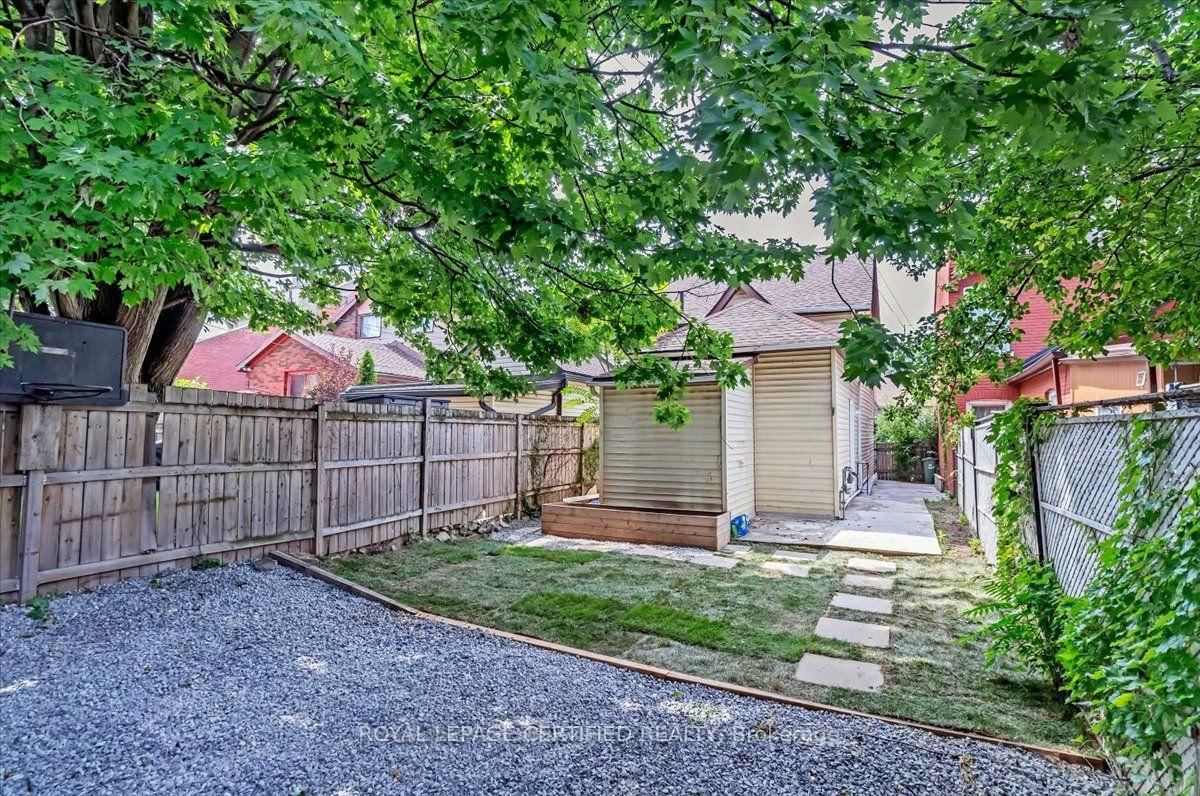 176 Emerald Street N • Hamilton, ON photo 36