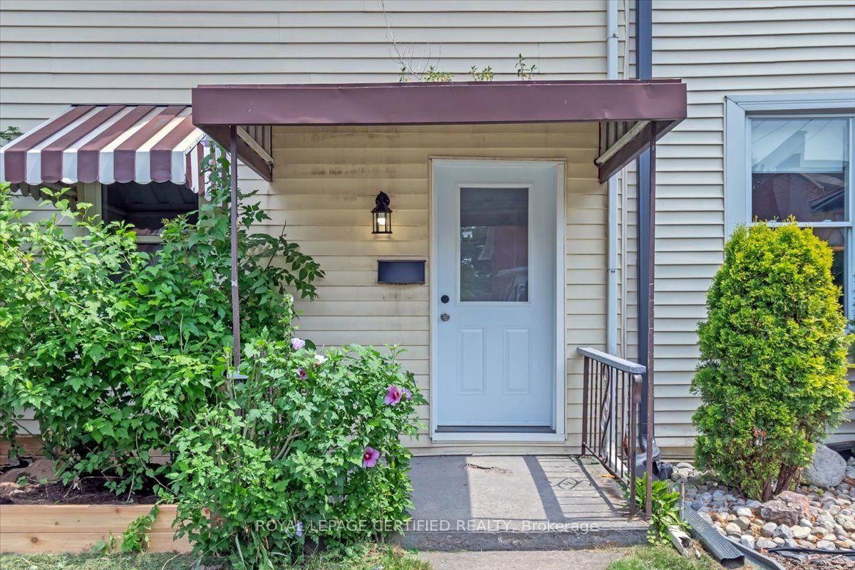 176 Emerald Street N • Hamilton, ON photo 4