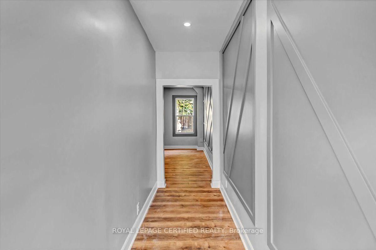 176 Emerald Street N • Hamilton, ON photo 6