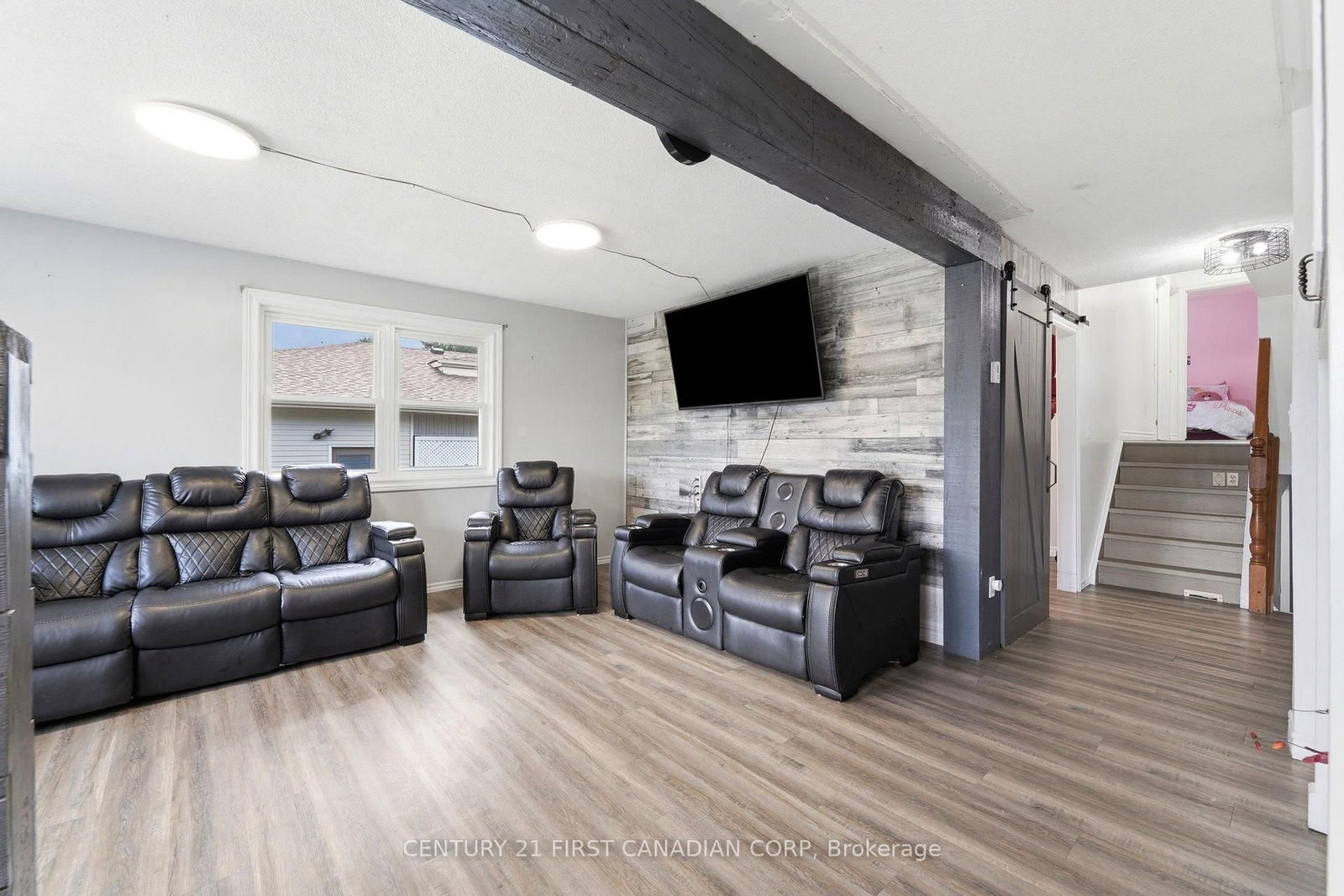 71 Edward Street • Mapleton, ON photo 4