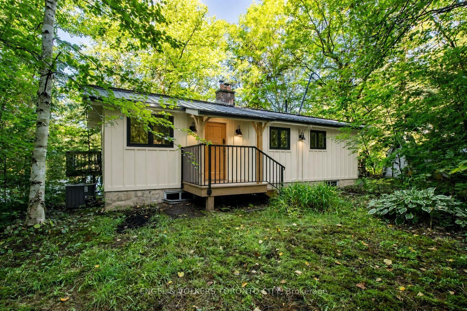 1032 Cliffdene Drive • Lake of Bays, ON photo 4