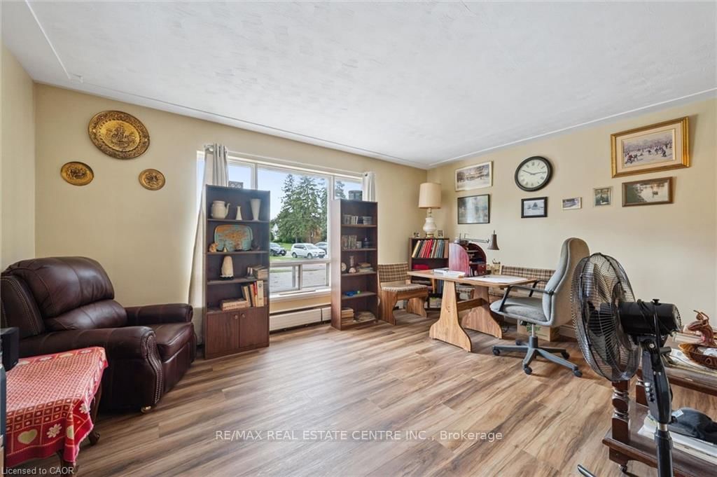 25 Walton Avenue • Kitchener, ON photo 10