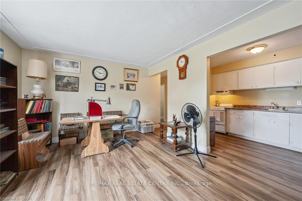 25 Walton Avenue • Kitchener, ON photo 11