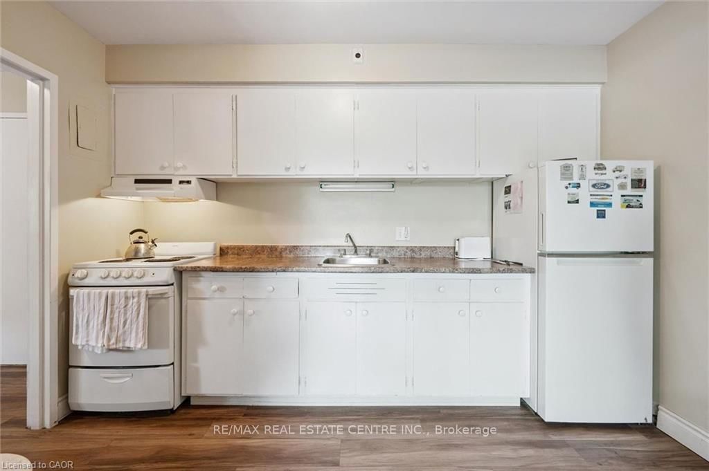 25 Walton Avenue • Kitchener, ON photo 12