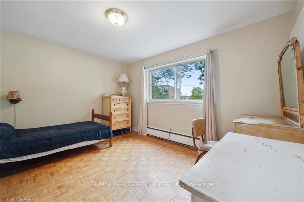 25 Walton Avenue • Kitchener, ON photo 13