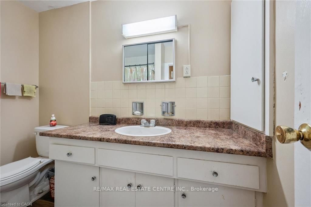25 Walton Avenue • Kitchener, ON photo 14