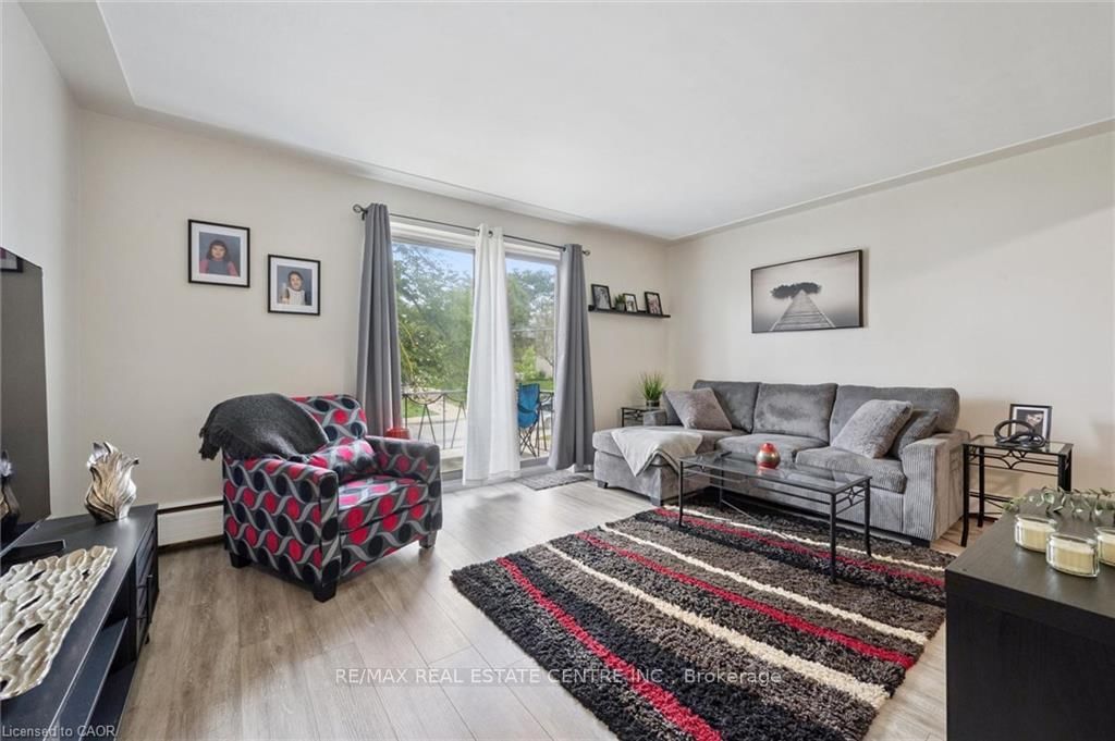 25 Walton Avenue • Kitchener, ON photo 5