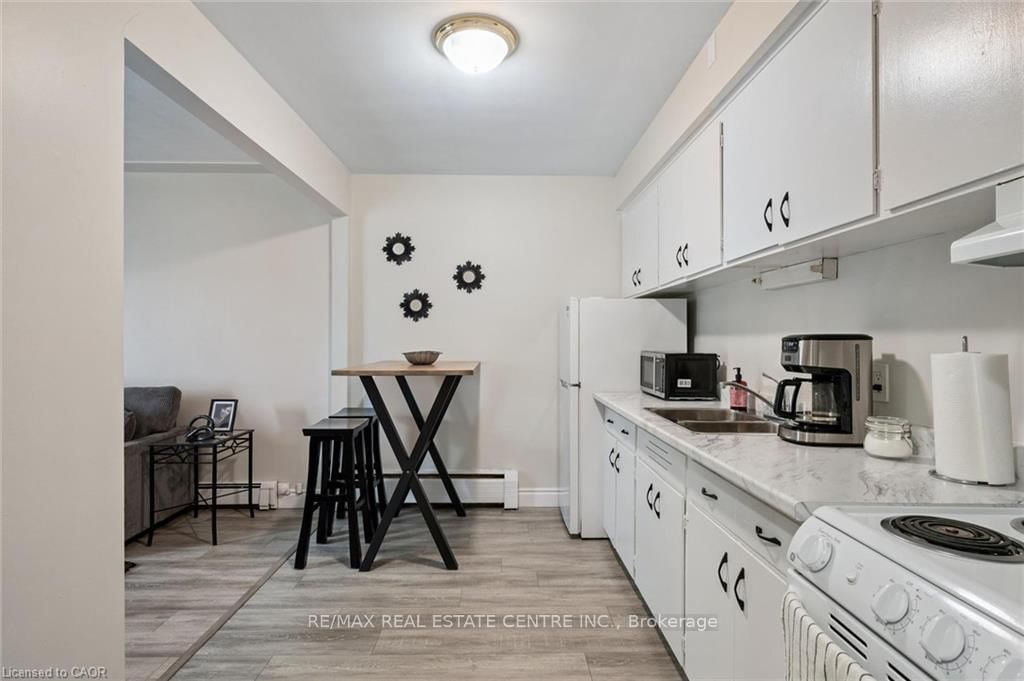 25 Walton Avenue • Kitchener, ON photo 7