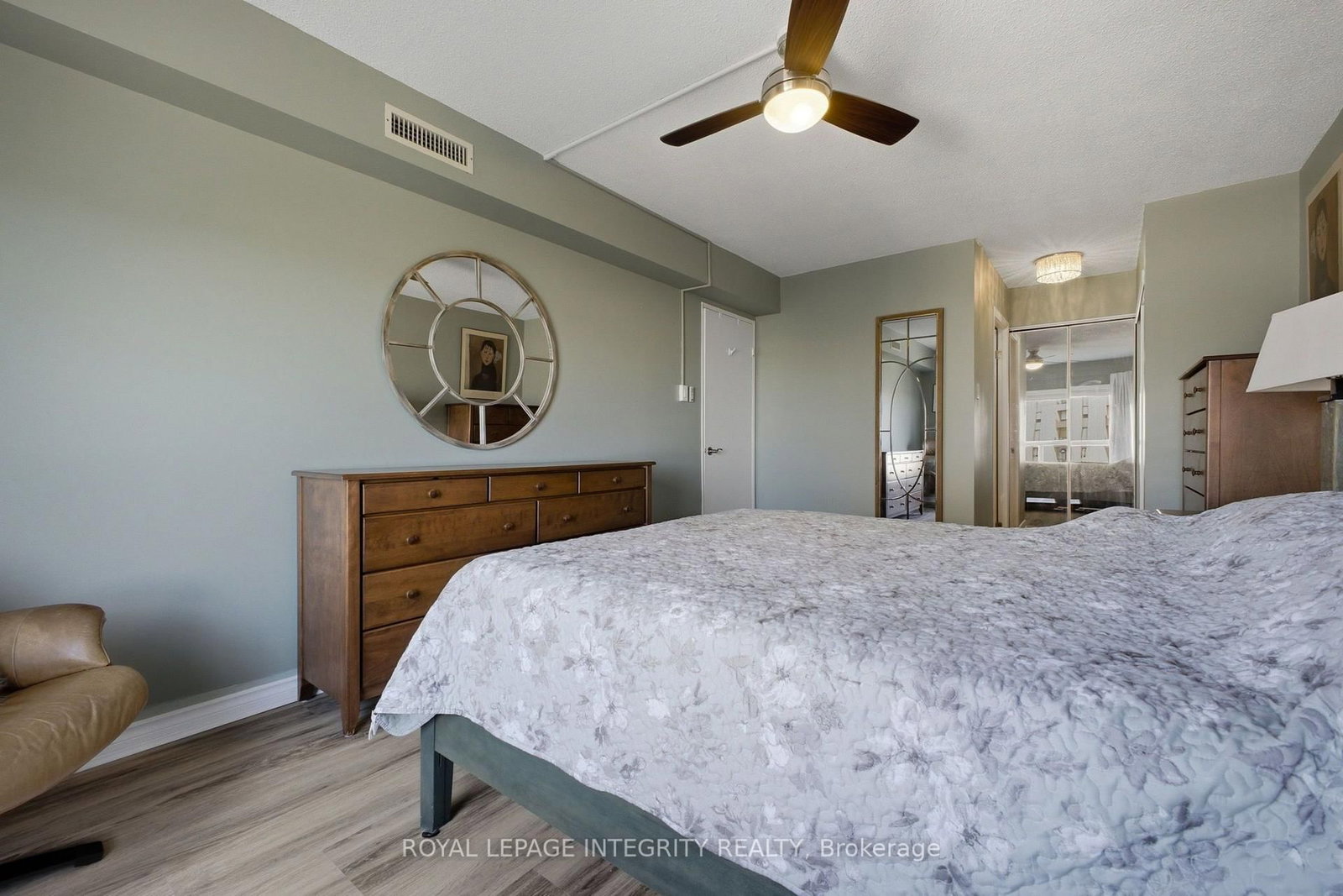 545 St Laurent Boulevard • #803 • Ottawa, ON photo 24