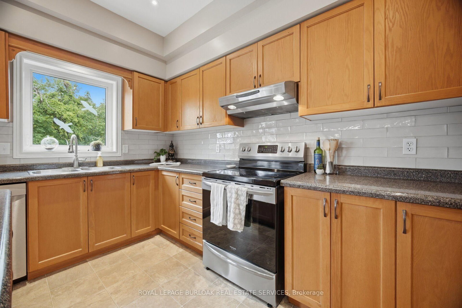 84 Meadowbank Drive • Hamilton, ON photo 18