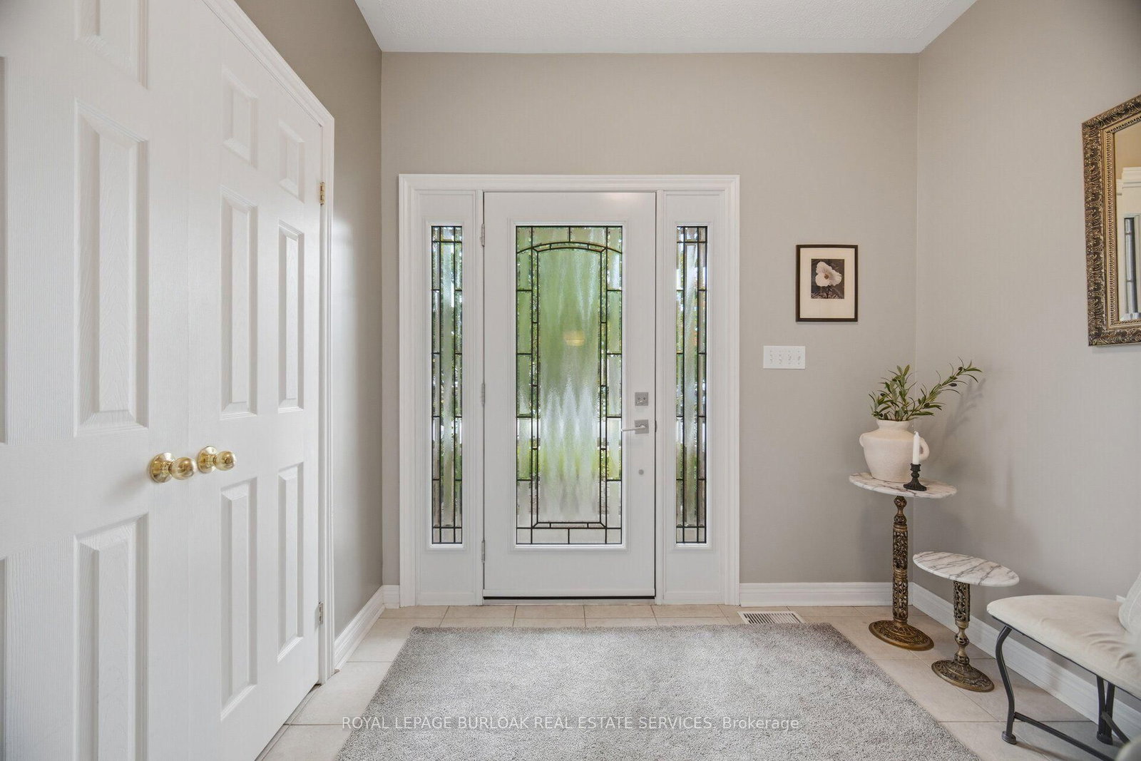 84 Meadowbank Drive • Hamilton, ON photo 5