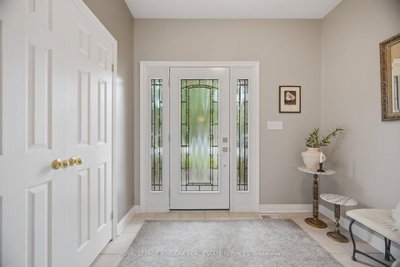 84 Meadowbank Drive • Hamilton, ON photo 5
