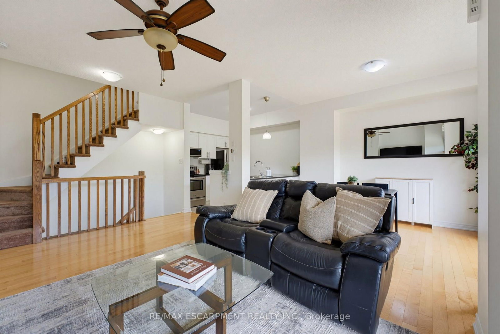 541 Winston Road • #50 • Grimsby, ON photo 4