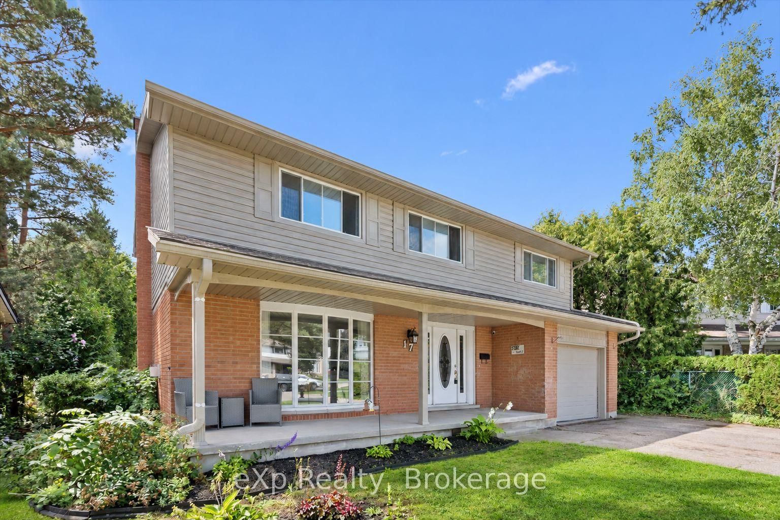 17 Carmine Place • Guelph, ON photo 4