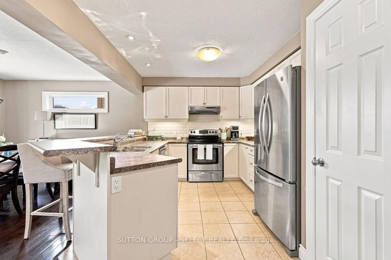 1168 Baird St photo 5