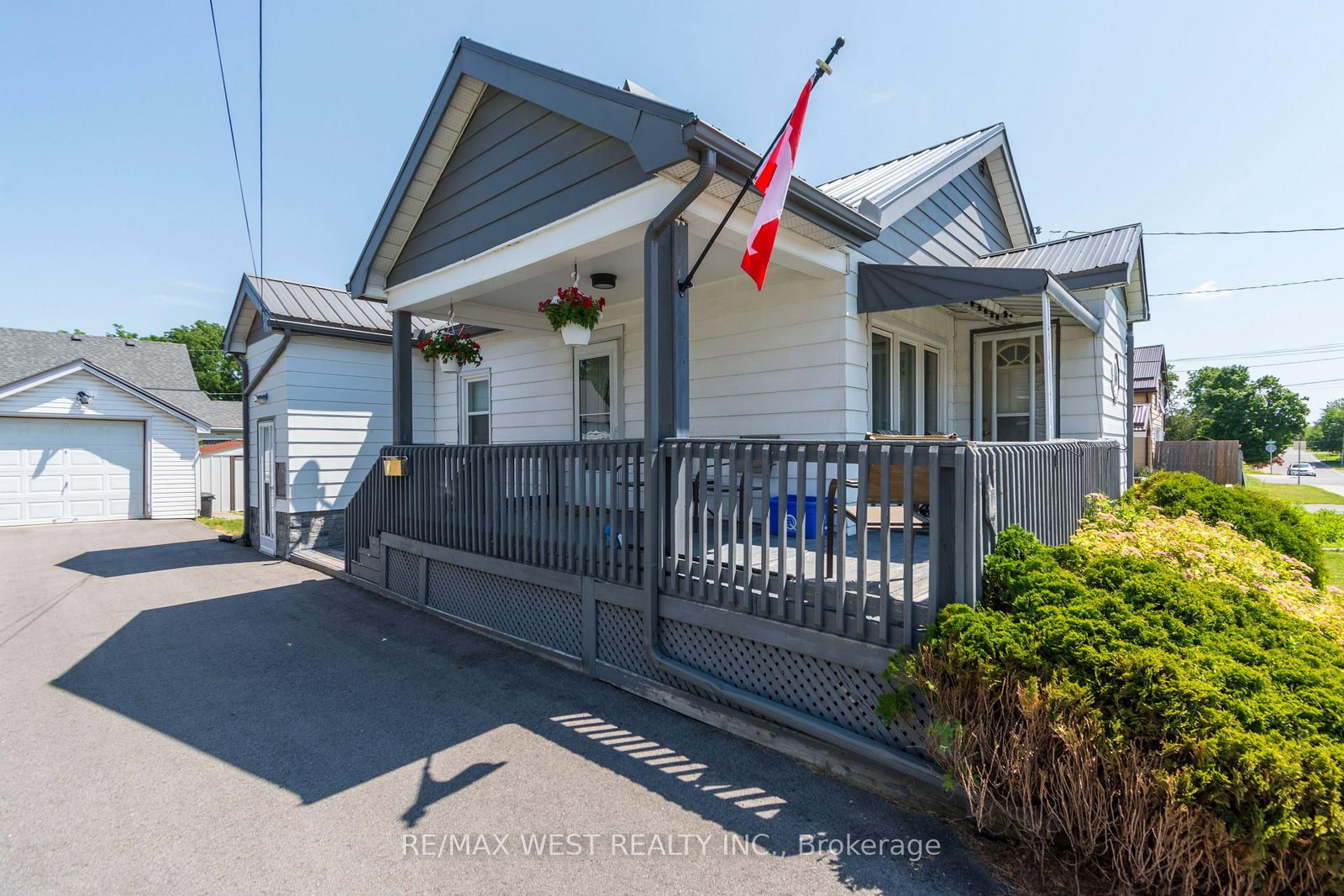 4 George Street • Quinte West, ON photo 3