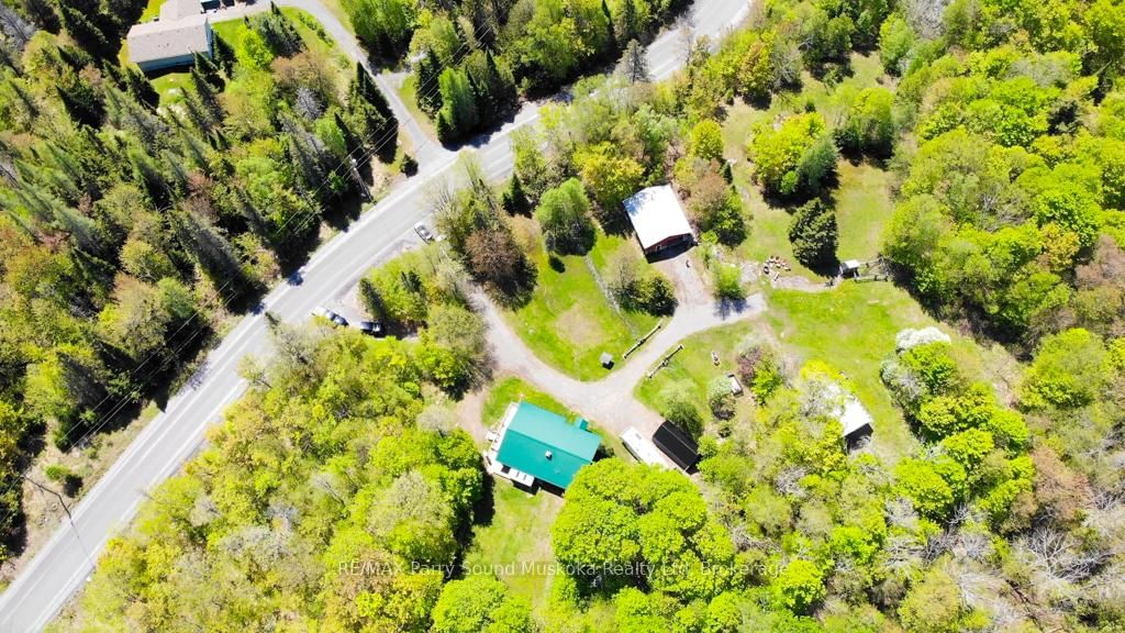 690 Hurdville Road • McKellar, ON photo 4