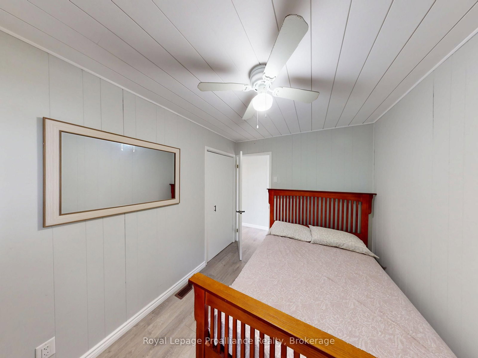 214 Lakeview Lane • Tweed, ON photo 15