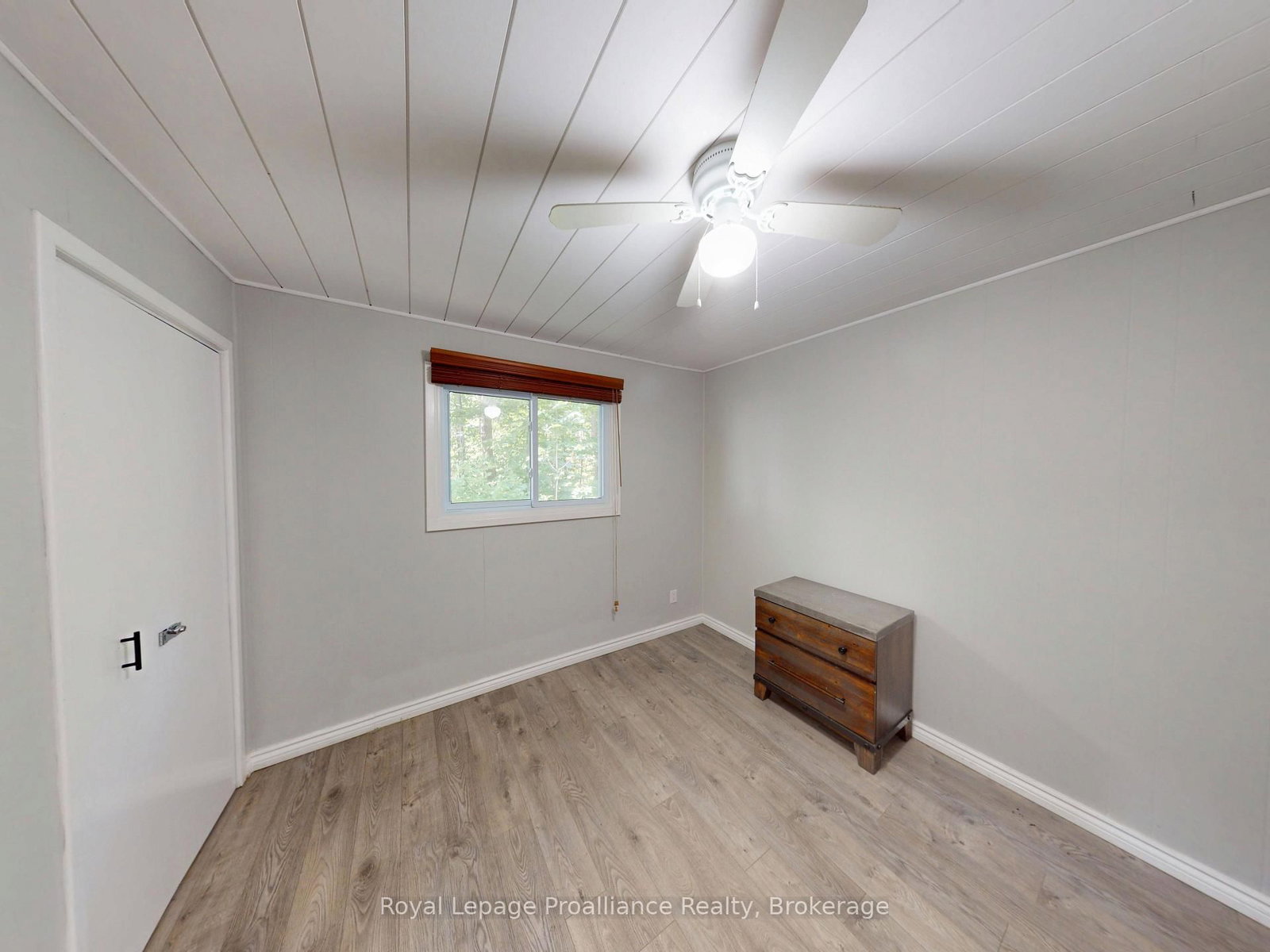 214 Lakeview Lane • Tweed, ON photo 16
