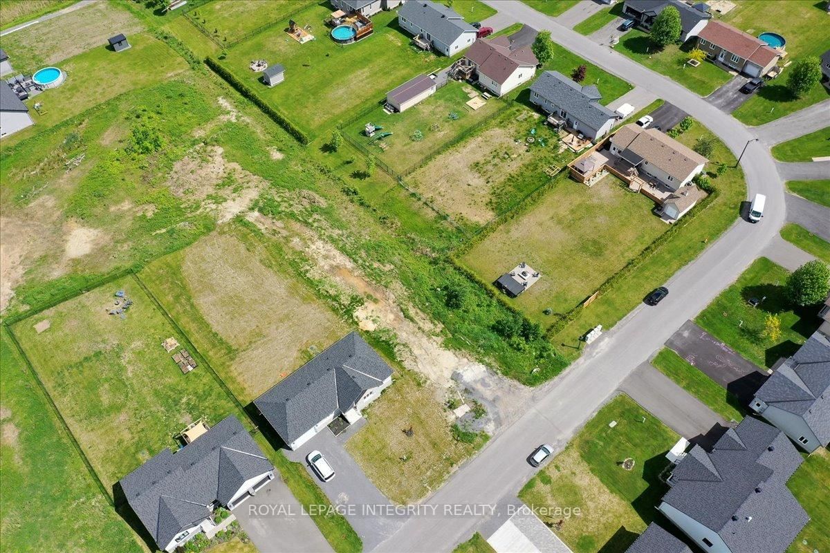 237 ROXANNE Street • Clarence-Rockland, ON photo 10